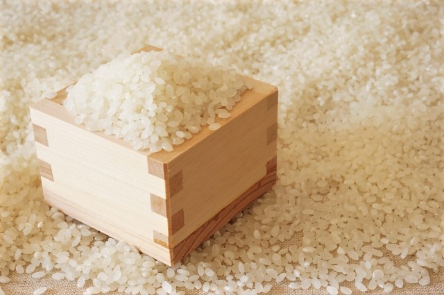 お米を量る お米を量る