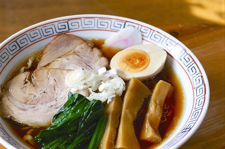 ラーメンどんぶりの渦巻き ラーメンどんぶりの渦巻き