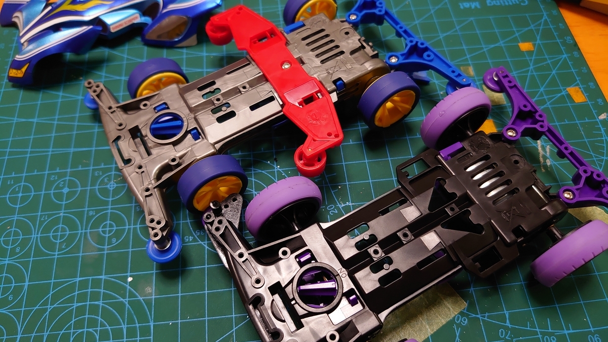 世界愛車様 104シャイニングスコーピオン 105ガンブラスターXTO 全塗装 ミニ四駆】シャイニングスコーピオンは全塗装入門にもおすすめ