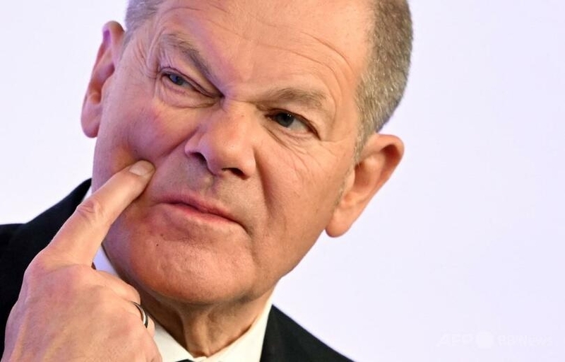 ドイツ西部フランクフルトで、「アウシュビッツ解放80周年記念日 - 今後は？」と題されたイベントに出席するオラフ・ショルツ首相（2025年1月19日撮影）。(c)Kirill KUDRYAVTSEV/AFP