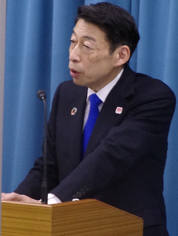 年頭の記者会見に臨む福岡県の服部誠太郎知事＝福岡市博多区の県庁で2022年1月4日午前10時48分、光田宗義撮影