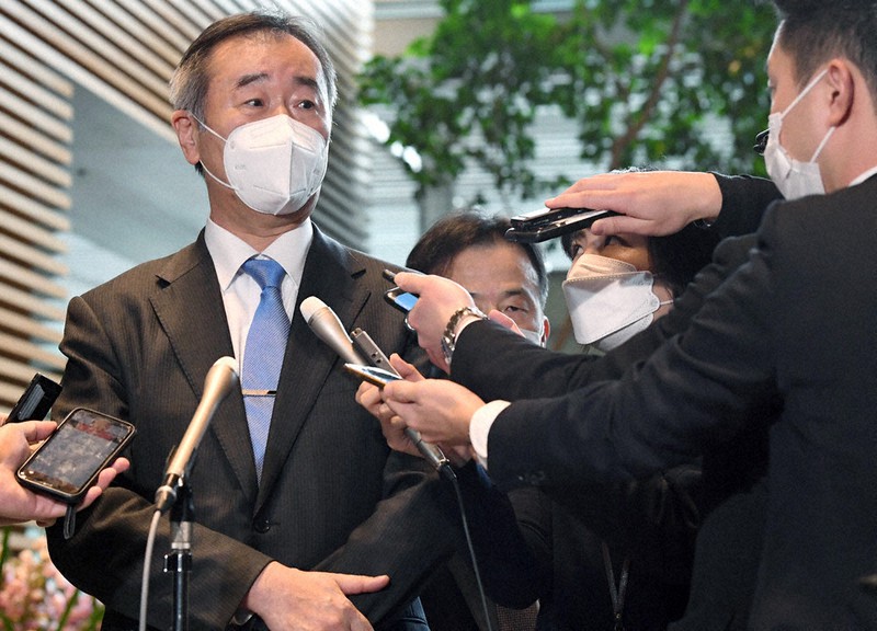 岸田文雄首相との面談を終え、記者団の質問に答える日本学術会議の梶田隆章会長＝首相官邸で13日、竹内幹撮影