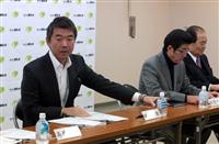 おおさか維新の会の法律政策顧問として戦略本部会議に出席した橋下徹氏（左）＝２４日午後、大阪市中央区（山田哲司撮影）