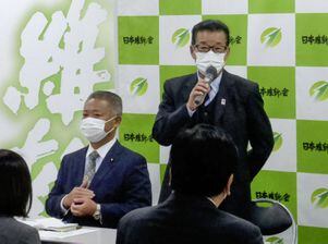 日本維新の会の議員研修会であいさつする松井一郎代表＝６日午後、大阪市の党本部