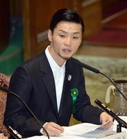 参院平和安全法制特別委員会で意見陳述する学生グループ「SEALDs(シールズ)」の中心メンバーで明治学院大4年の奥田愛基さん=15日午後、国会・参院第1委員会室(酒巻俊介撮影)