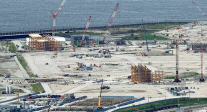 建設が進む２０２５年大阪・関西万博の夢洲会場＝大阪市此花区（甘利慈撮影）