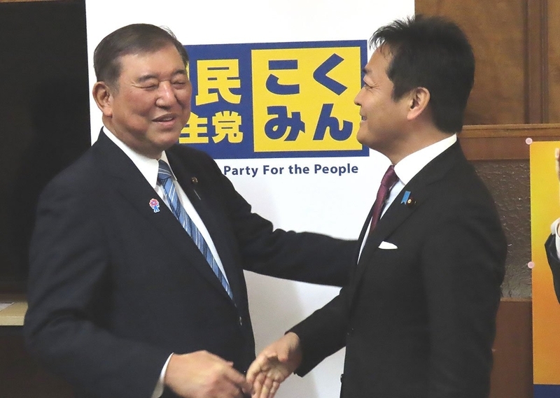 国民民主党・玉木雄一郎代表が衆参で新年度予算成立後、石破首相に「消費税を減税するんですか?」と直撃 | 東スポWEB