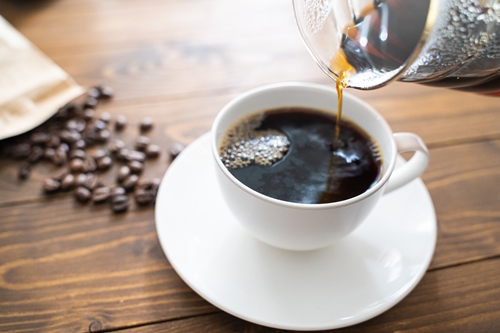 家でコーヒーを飲みながら仕事をしていたら歯に着色してしまった ママの美容と子育てと