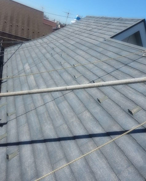 色あせてきた化粧スレートを遮熱塗料で再塗装した写真【Before】