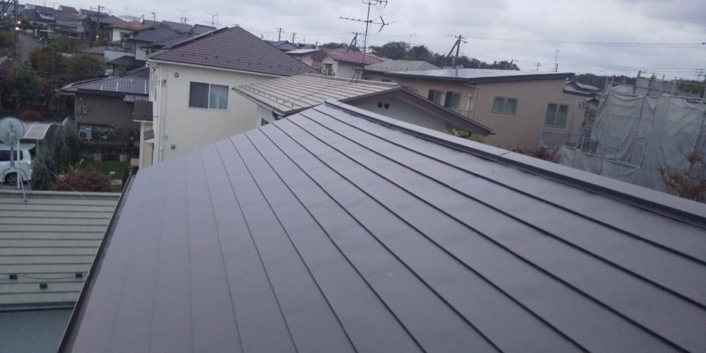 ガルバリウム鋼板で葺き替えた屋根