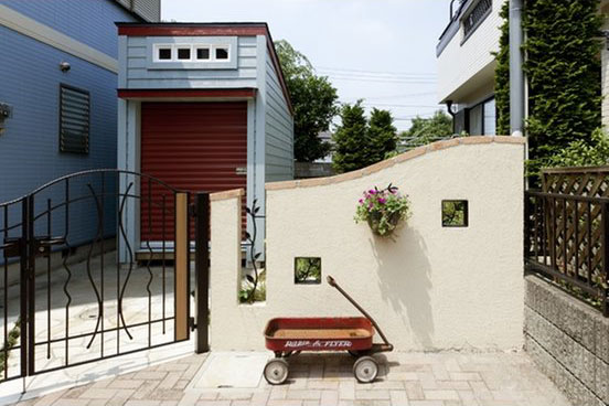 曲線が美しい門扉