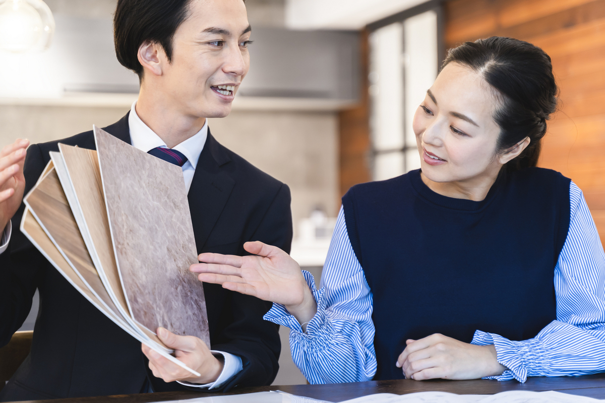 予算に合わせた内装材選びのイメージ