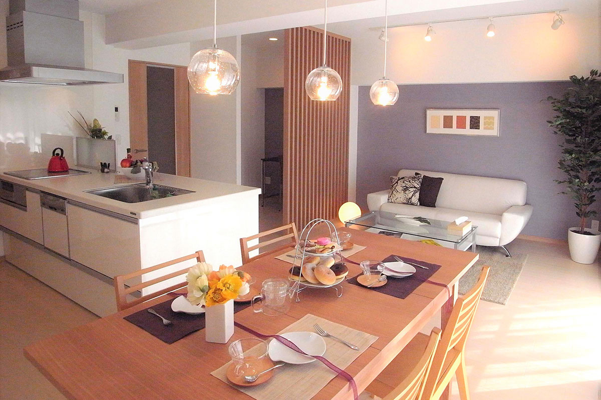 アイランドキッチンが映えるLDK