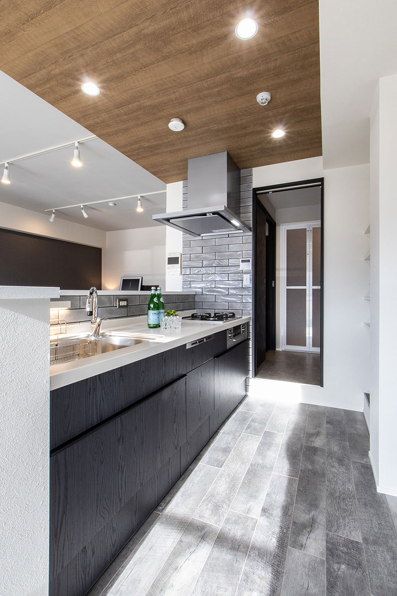 開放的な対面キッチン