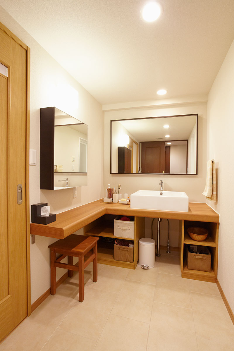 L字型の造作洗面台