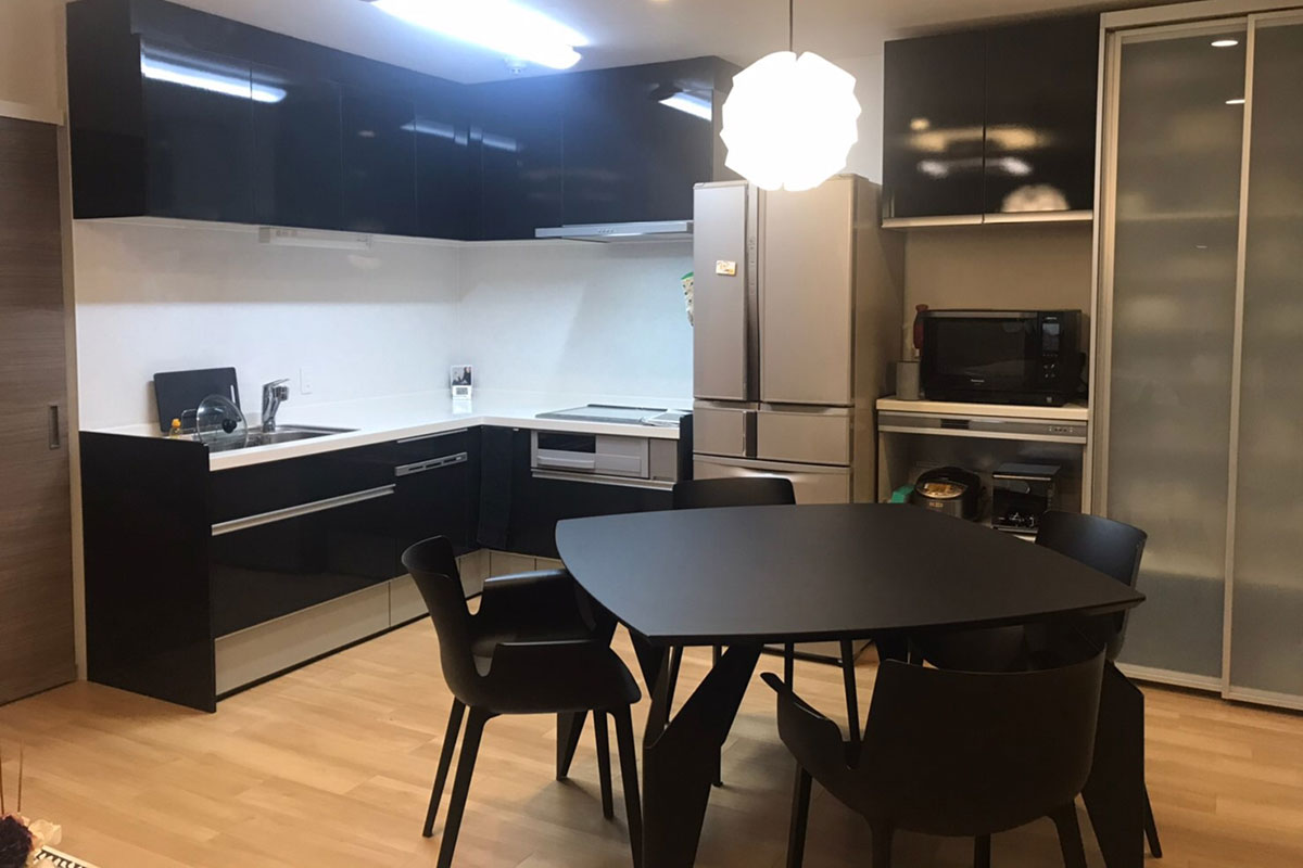 広々とした壁付けL型キッチン