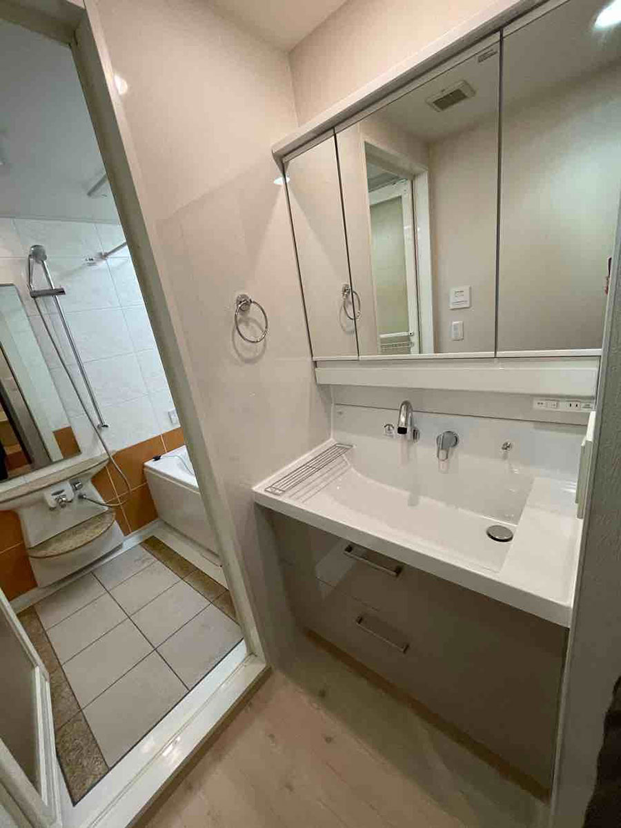 リフォームしてお手入れしやすくなった洗面台