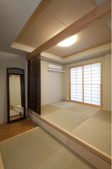 板張りの折り上げ天井