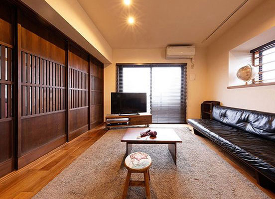 格子戸で間仕切り