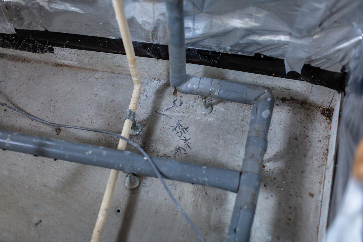 風呂場の解体工事の様子