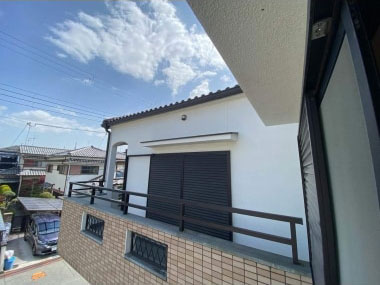 屋根のない以前のバルコニー