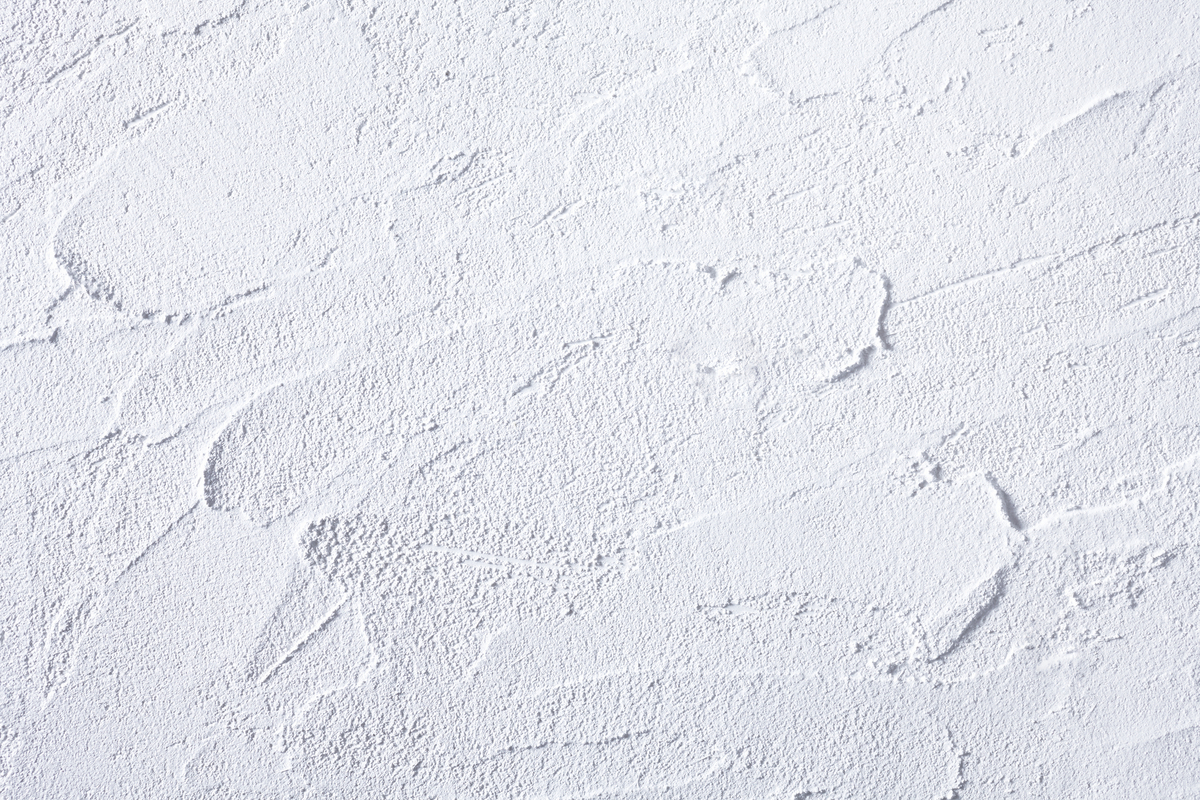 漆喰で塗られた白壁のイメージ