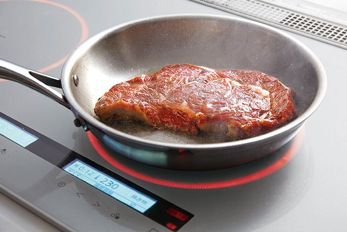 焼き物温度調節機能付きのIHクッキングヒーターの写真