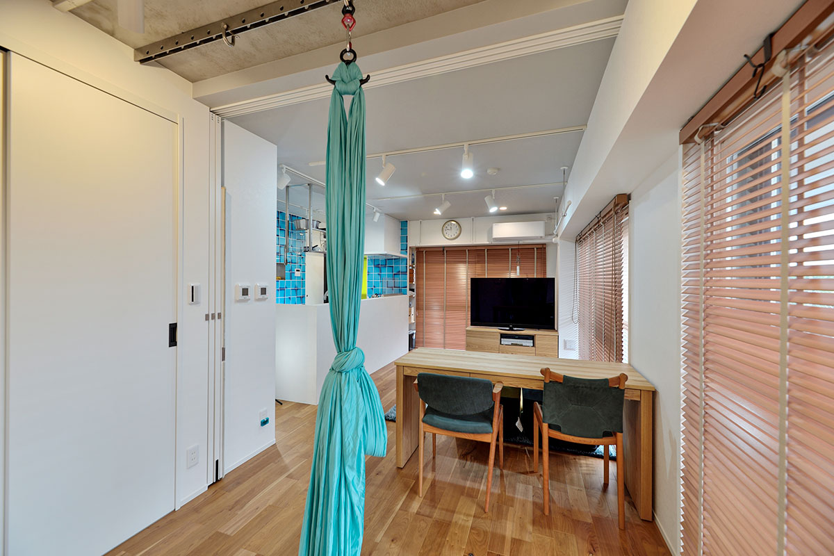 スケルトンリフォーム、スケルトンリノベーションで梁を補強しハンモックを設置した実例