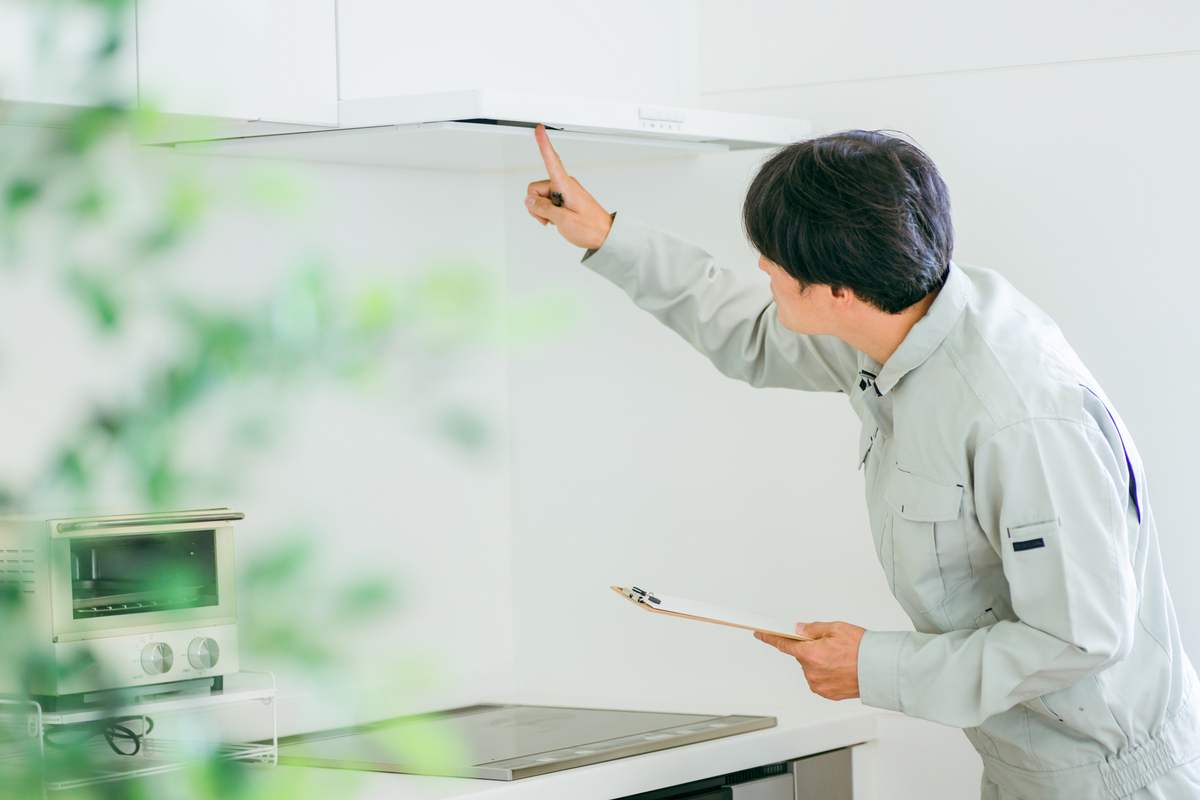 工事を行う男性のイメージ