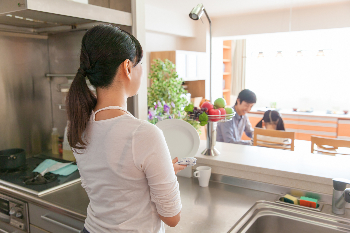 ステップ対面式のキッチン
