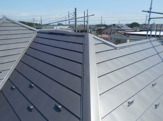 ガルバリウム鋼板の屋根