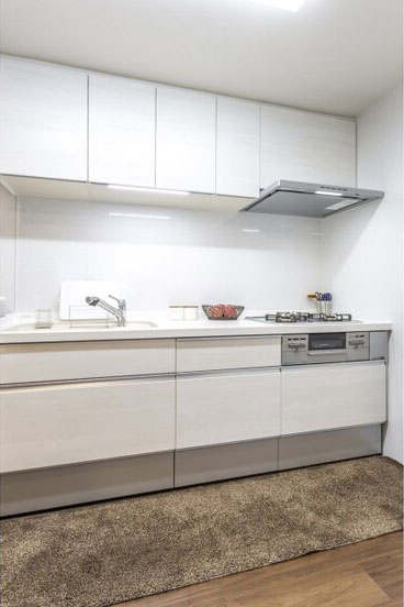 収納力のあるキッチンに交換した事例