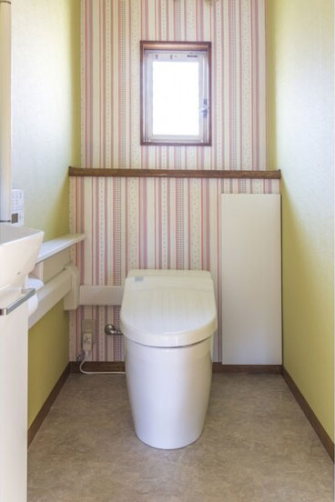 タンクレストイレに変えて内装一新した事例