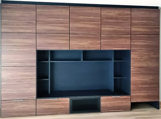 リビングの壁面収納の写真