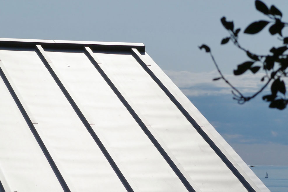 ガルバリウム鋼板の屋根の画像