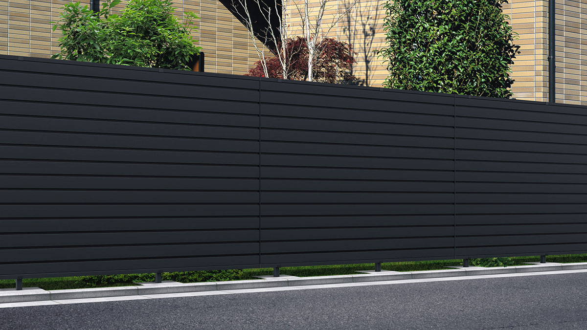 目隠し率100％の目隠しフェンス
