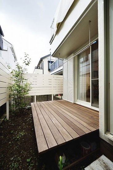 ウッドデッキの目隠しフェンス