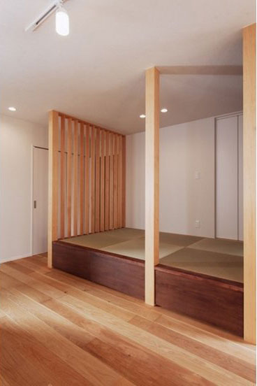 格子戸のある小上がり和室