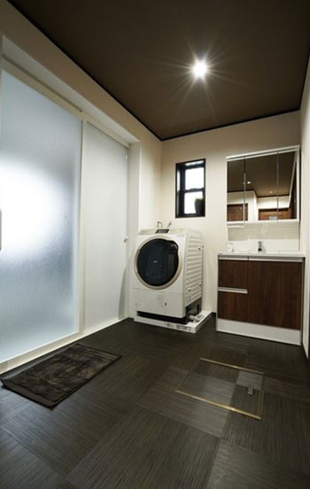 洗濯機も置けるようになった洗面室