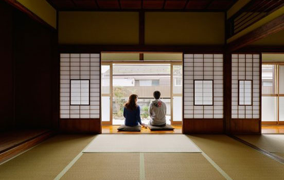 築80年の平屋の縁側と和室