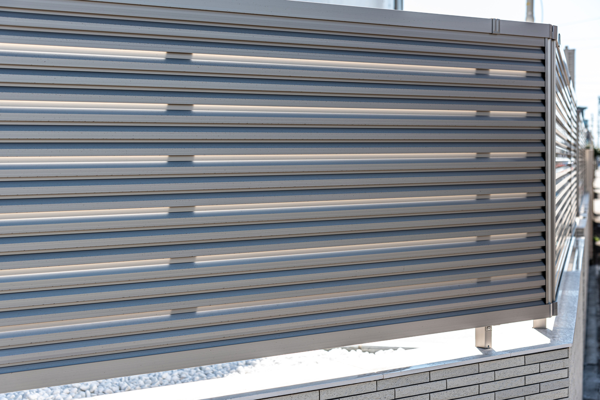 目隠しフェンス