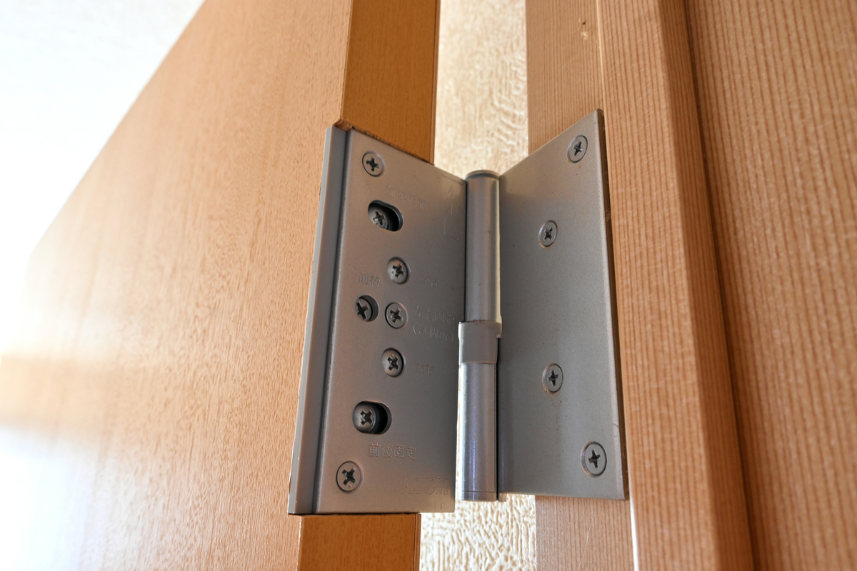 室内ドアの蝶番