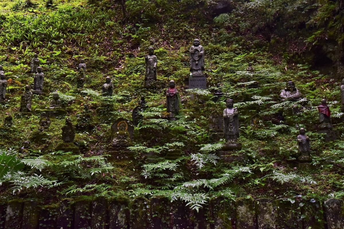 岩屋神社 境内の石仏群 福岡県朝倉郡東峰村 宝珠山 日々の 楽しい をみつけるブログ
