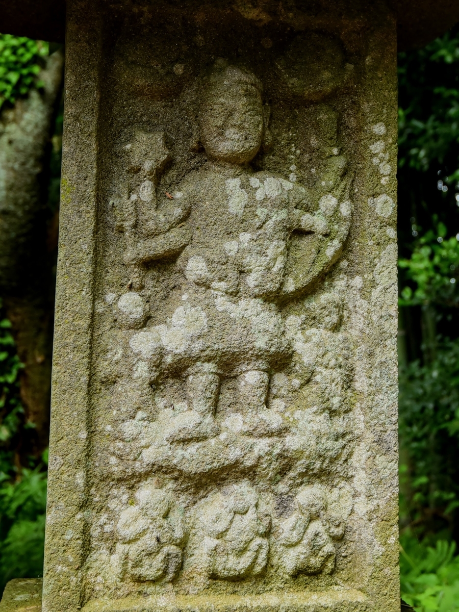 大分県杵築市大字大字南杵築中の原 中の原公民館の庚申塔 青面金剛像