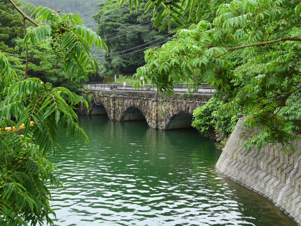 中河内橋　河内貯水池の南西部に位置する