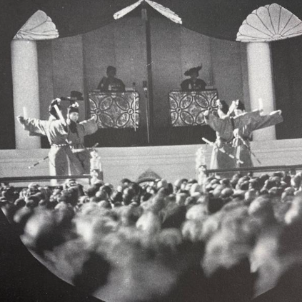 11月10日 皇居前にて紀元二千六百年式典が盛大に開催～紀元二千六百年