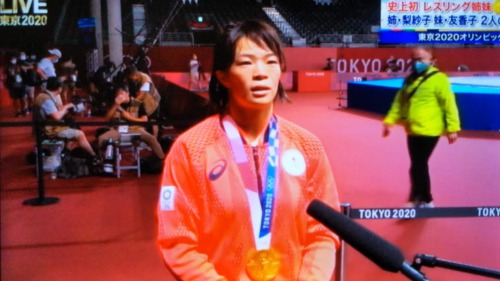 レスリングの川井梨紗子選手