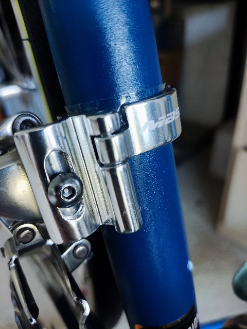 カンパニョーロのシフトケーブル受けに関し。 - メンタル崩壊