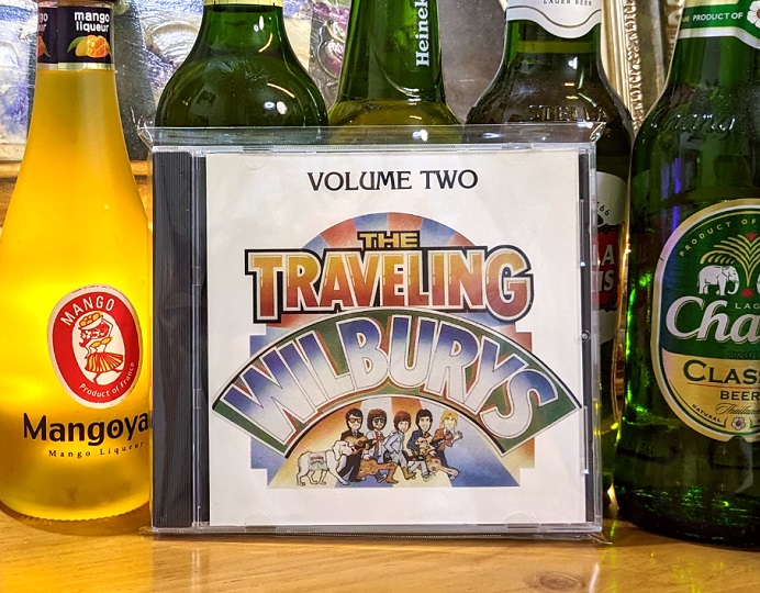 Amazon.com: Traveling Wilburys Collection [2 CD/DVD Combo