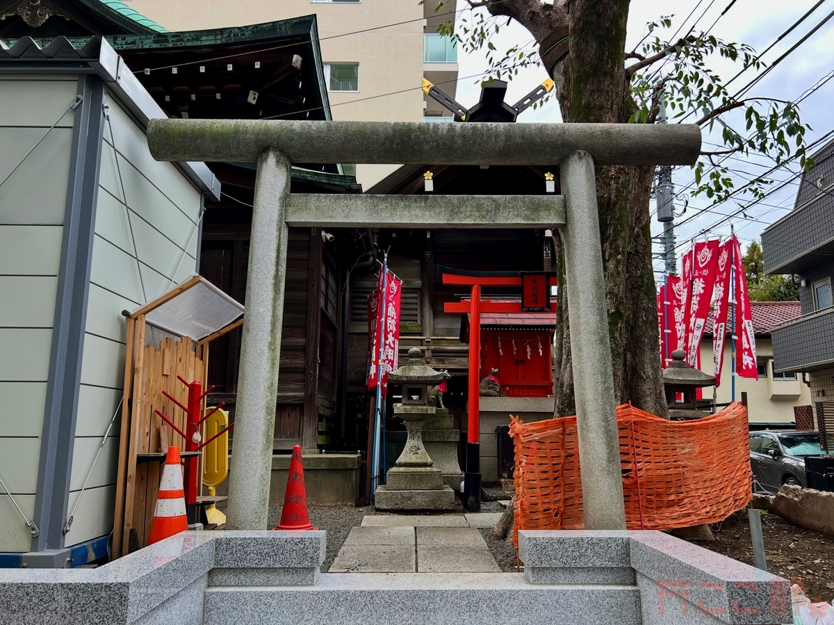 神社に行かなくちゃ！2/その他小物 小さい祠があるだけの神社です。何かが凄い神社ではないですが